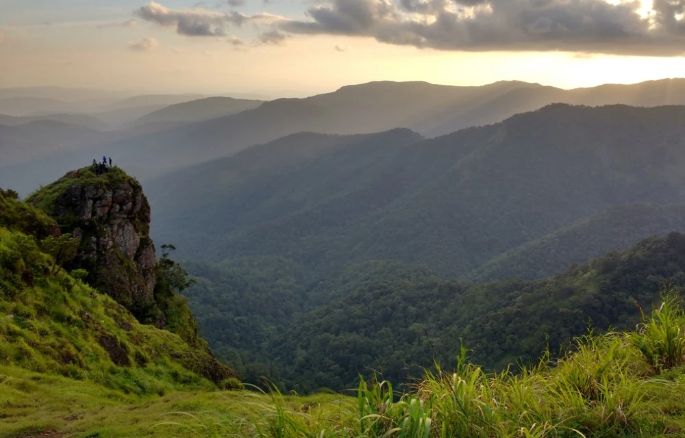 Parunthumpara View Point in Upputhara Pictures
